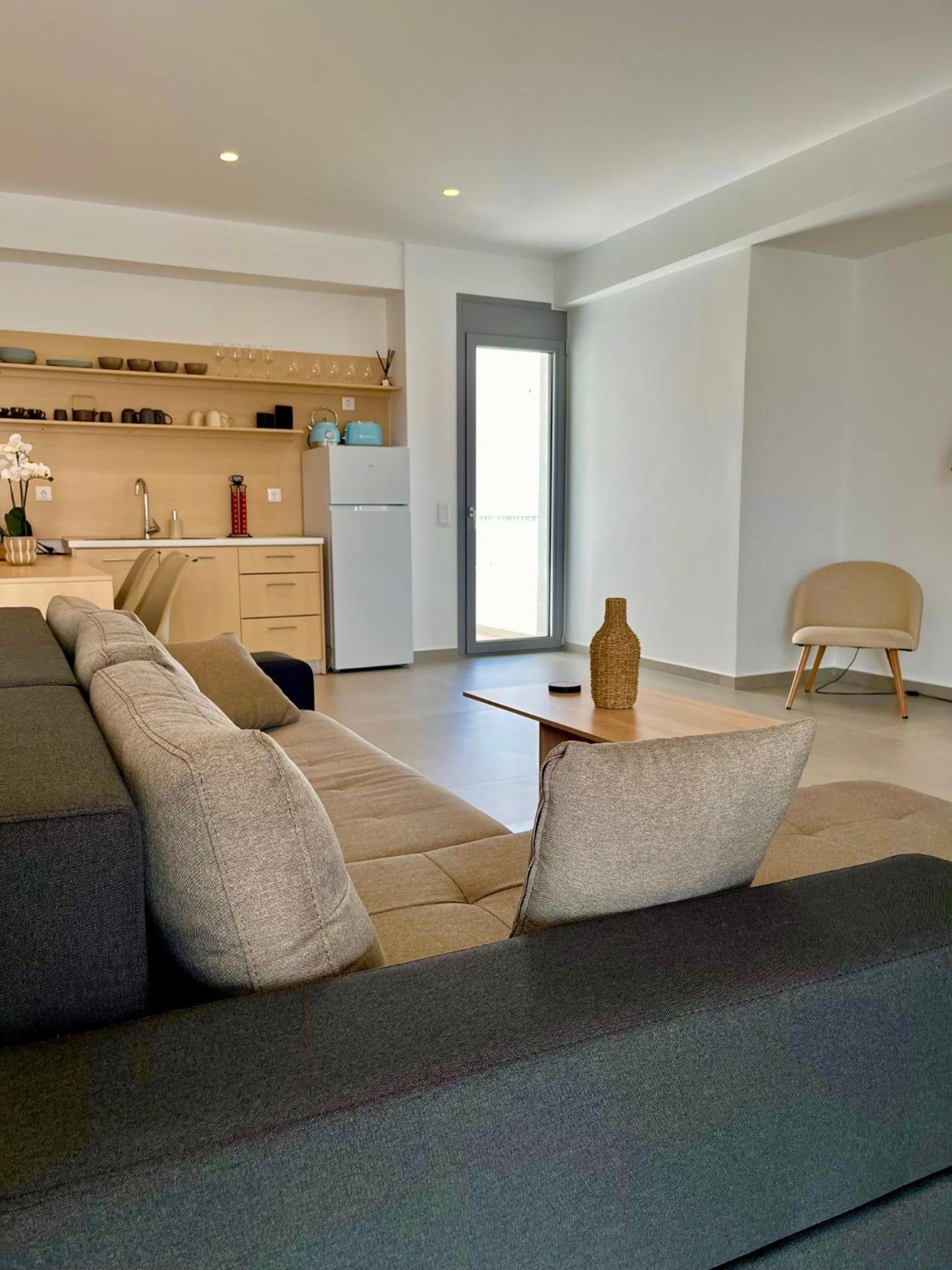 White Luxury Apartment ตริกาลา ภายนอก รูปภาพ
